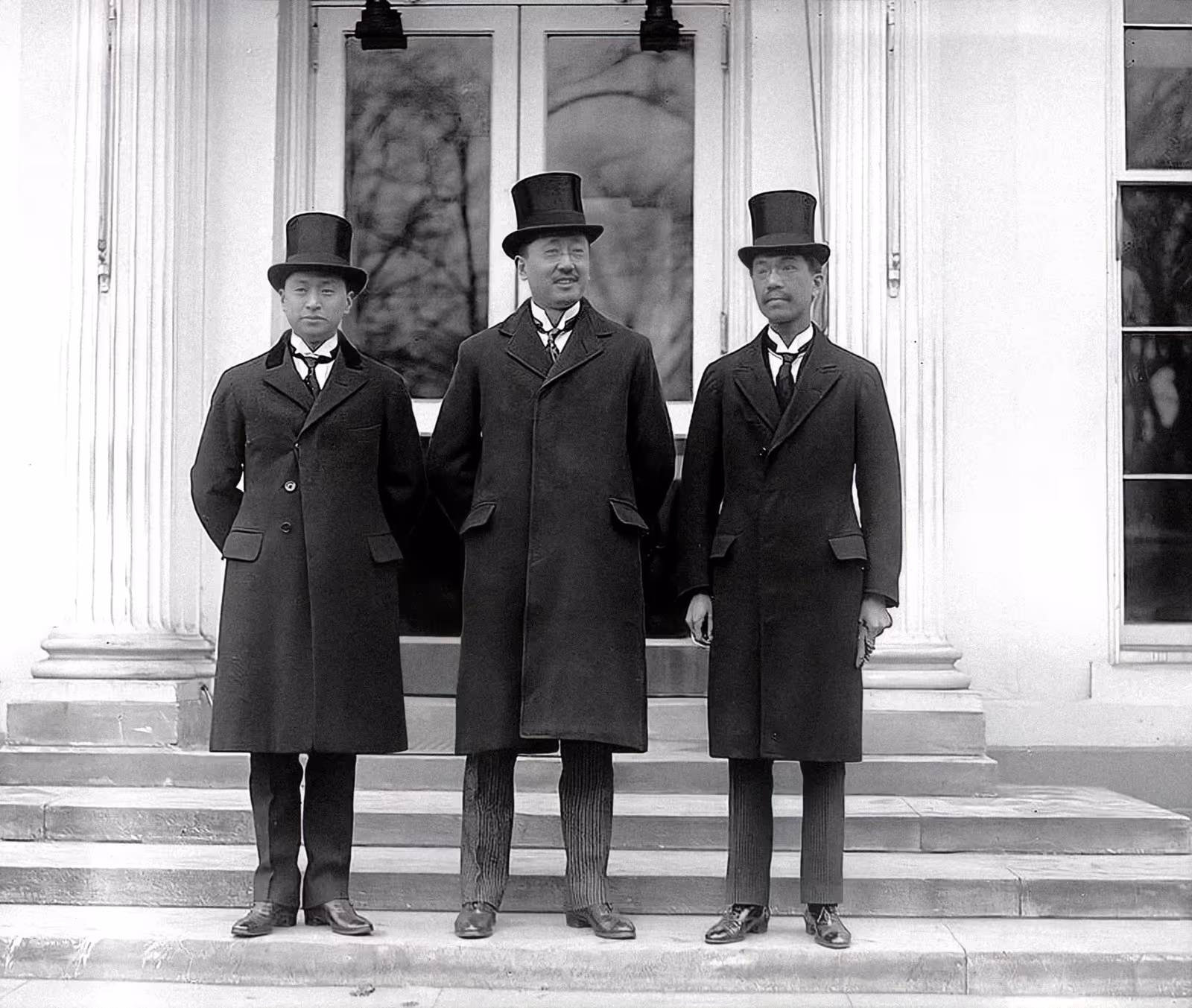 1921年，出席华盛顿会议的三位中国全权代表：（从左到右）顾维钧、施肇基、王化龙