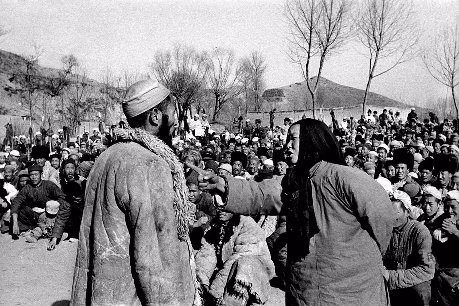 1951年青海民和县的反地主斗争。摄影师：茹遂初