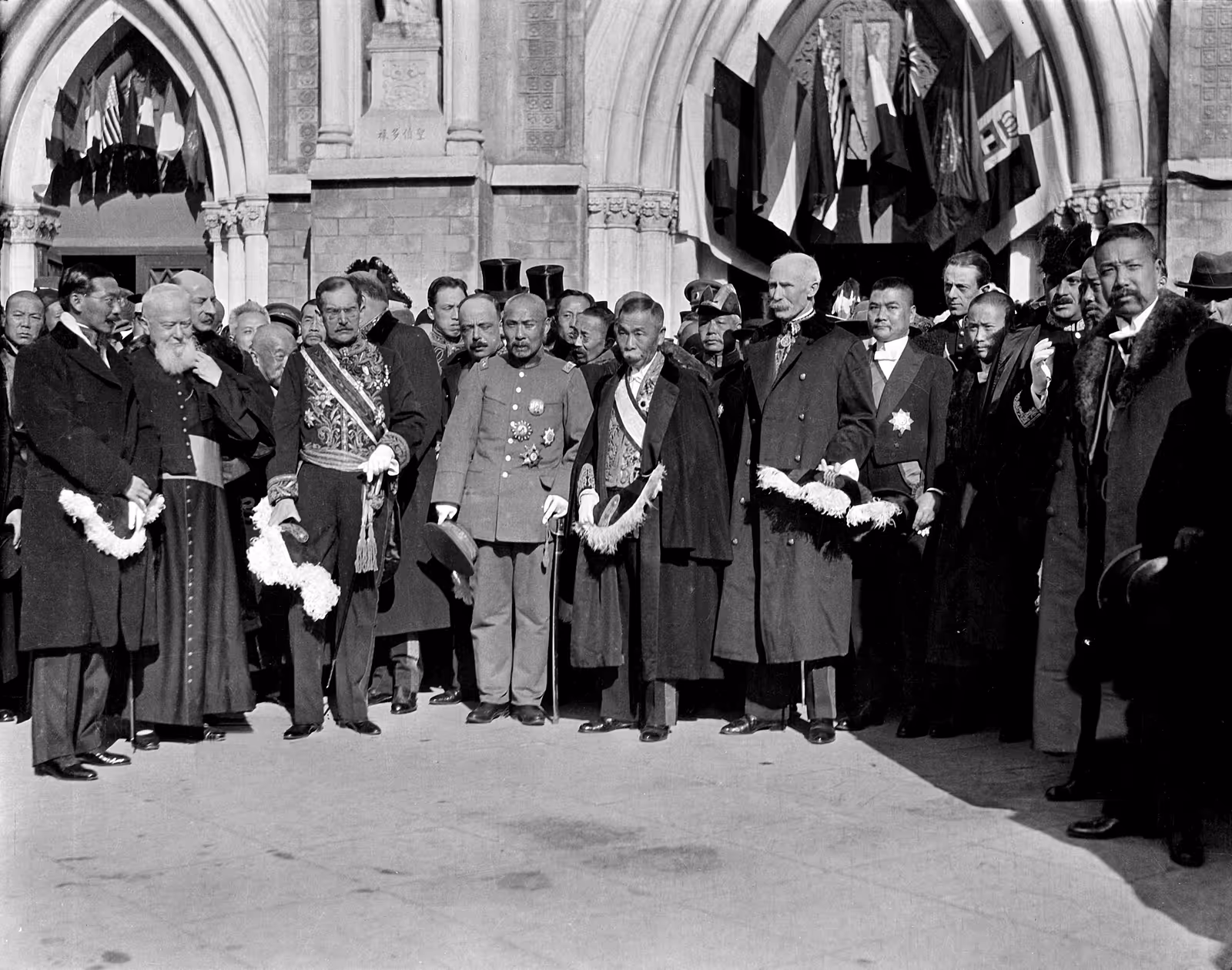 1919 年，外国外交官在北京庆祝第一次世界大战胜利